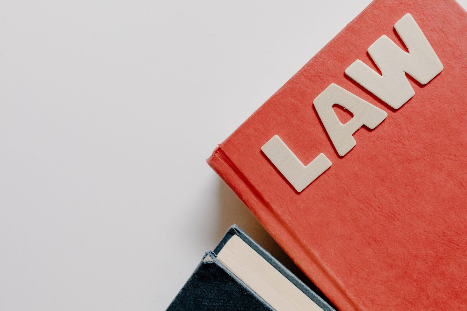 AI Legal Research: Benefits, Hallucination Risks and How to Verify